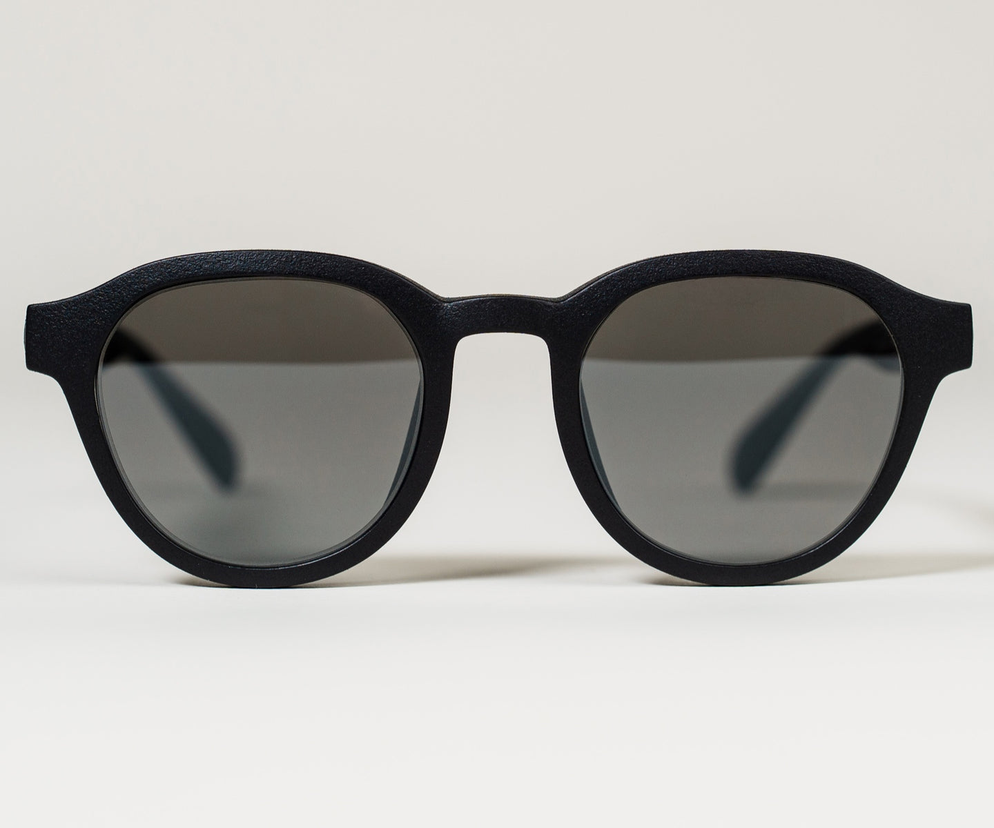 Macro detail of basn5 lens edge — Japanese polarized urethane